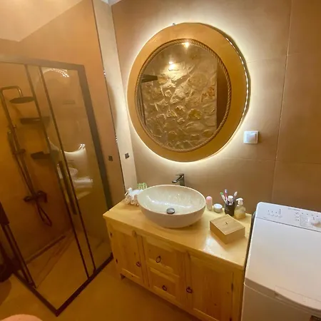 公寓 Panoraias Luxury *